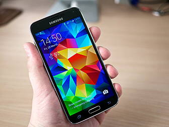 Samsung profits drop by 30%